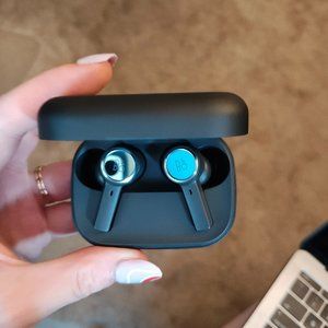 Bang & Olufsen Beoplay EX Earbuds (like new)